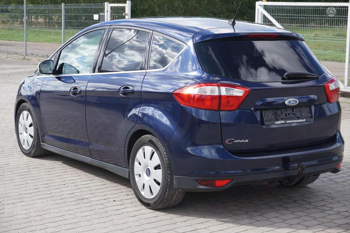 Ford C-MAX 2012 — салон