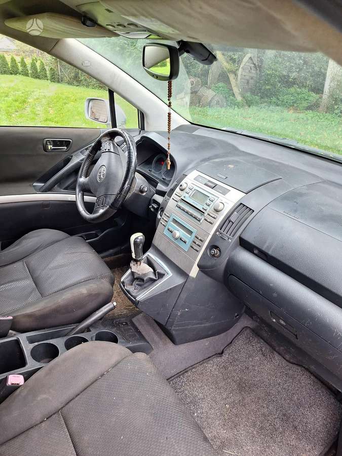 Toyota Corolla 2006 — вигляд ззаду