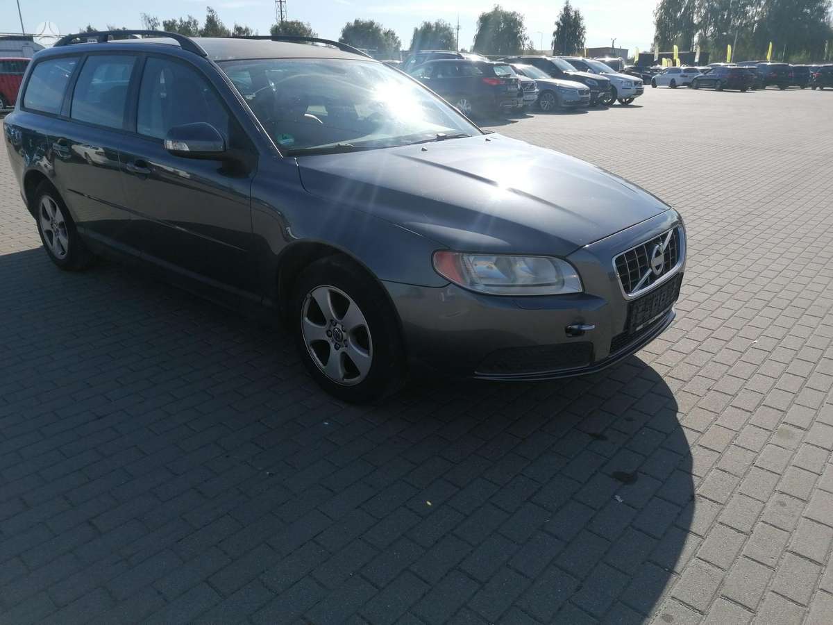 Volvo V70 2009 — двигун 1999 cm³, 145 HP (107kW)