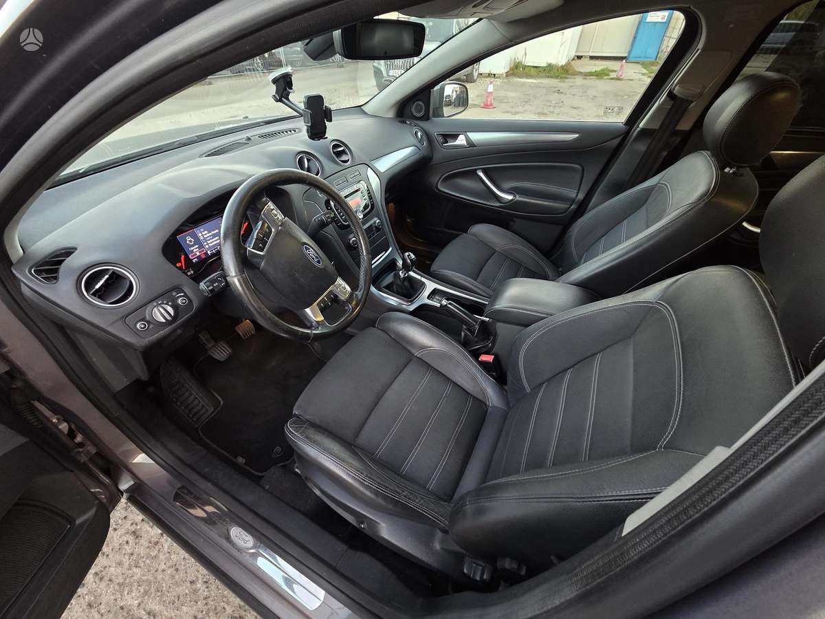 Ford Mondeo 2012 — photo 10
