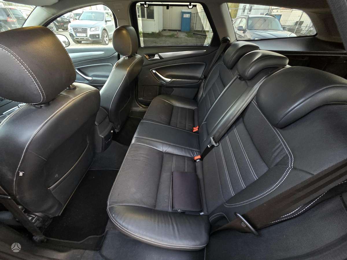 Ford Mondeo 2012 — photo 11