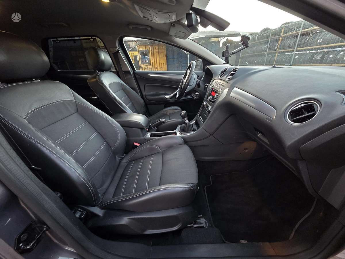 Ford Mondeo 2012 — photo 12