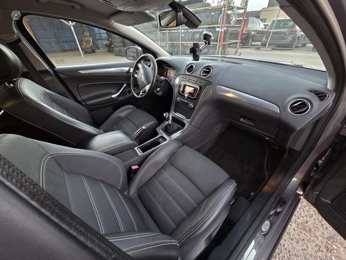 Ford Mondeo 2012 — photo 13