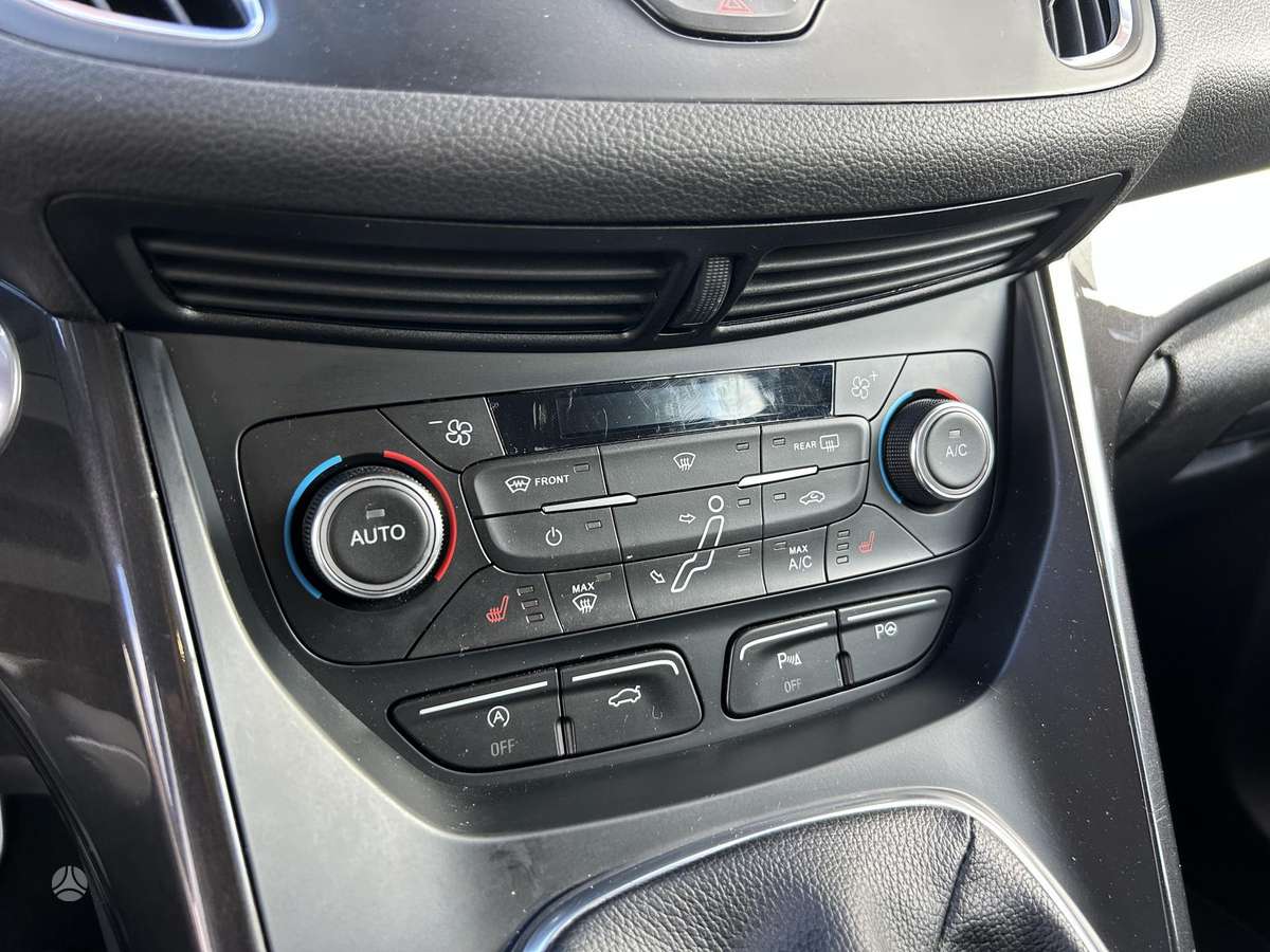 Ford C-MAX 2015 — фото 23