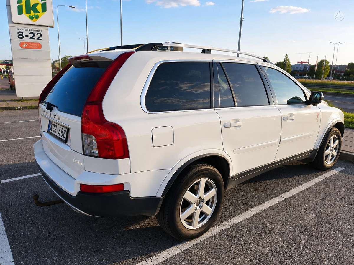 Volvo XC90 2011 — interior