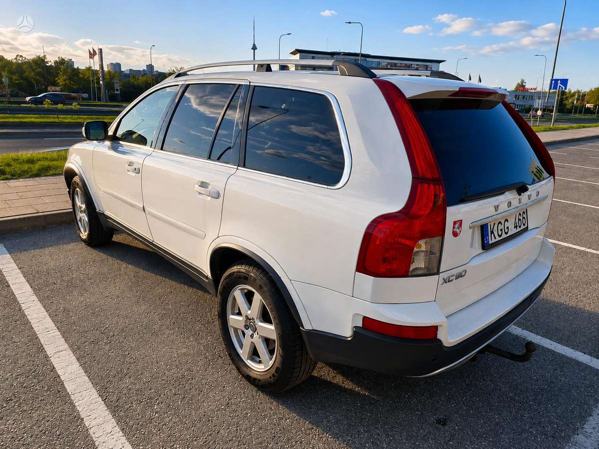 Volvo XC90 2011 — engine 3200 cm³, 243 HP (179kW)
