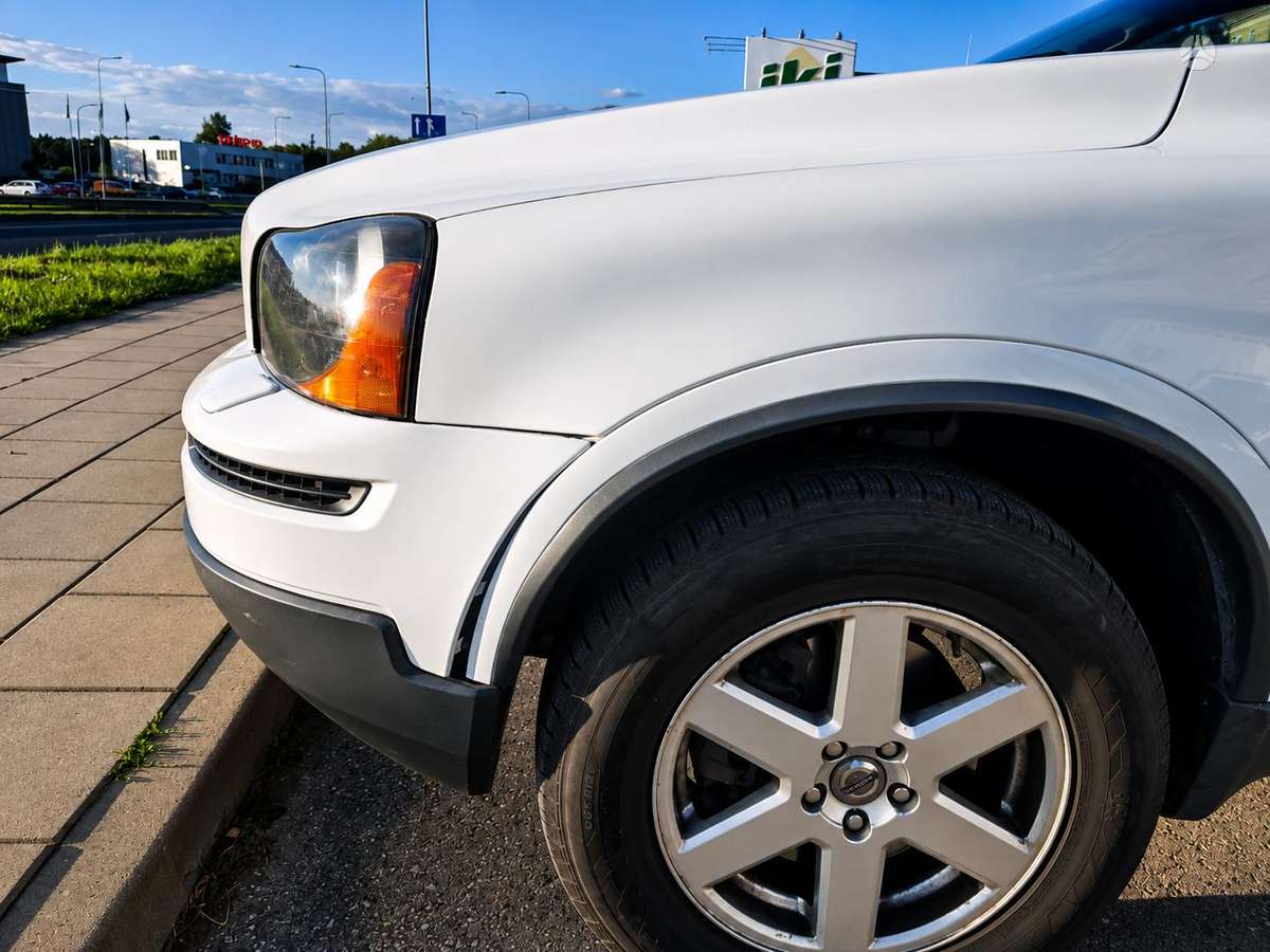 Volvo XC90 2011 — photo 7