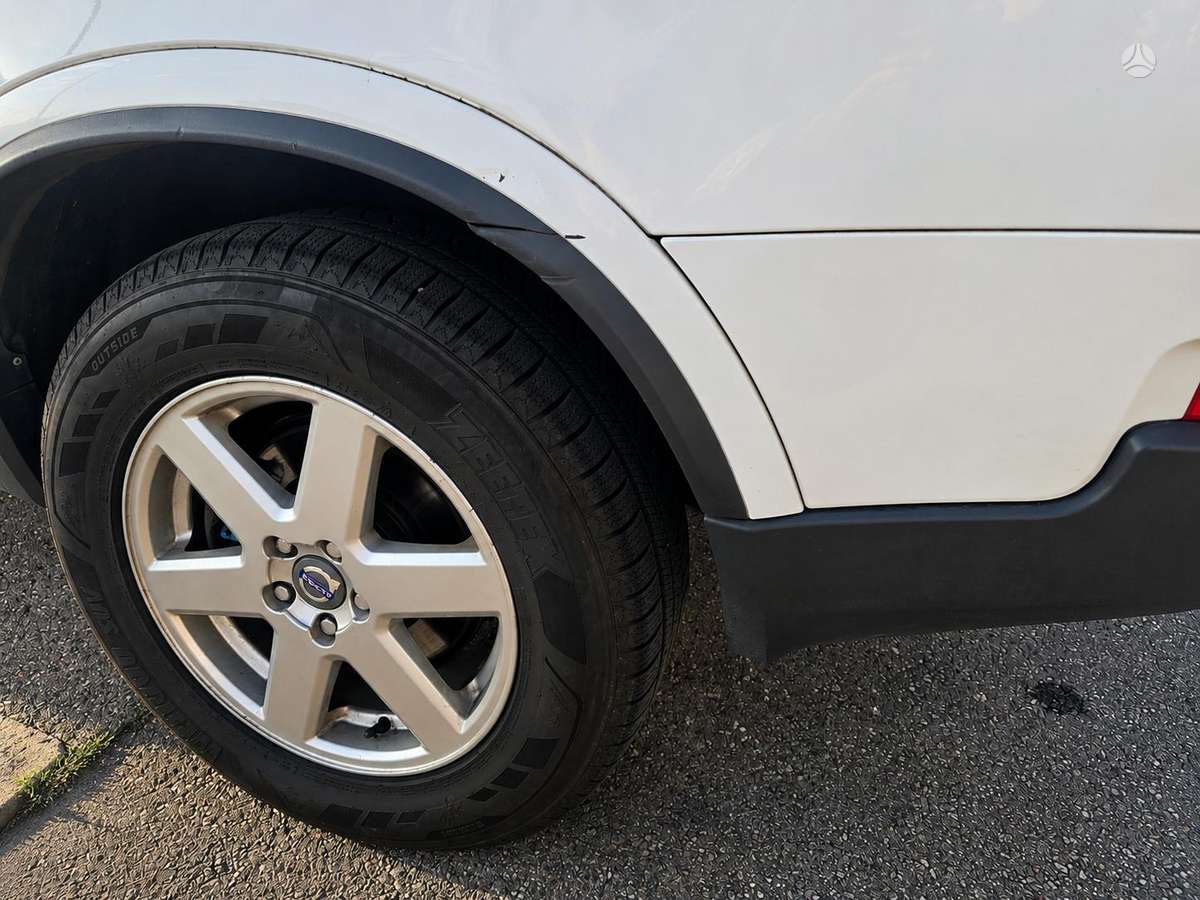 Volvo XC90 2011 — photo 8