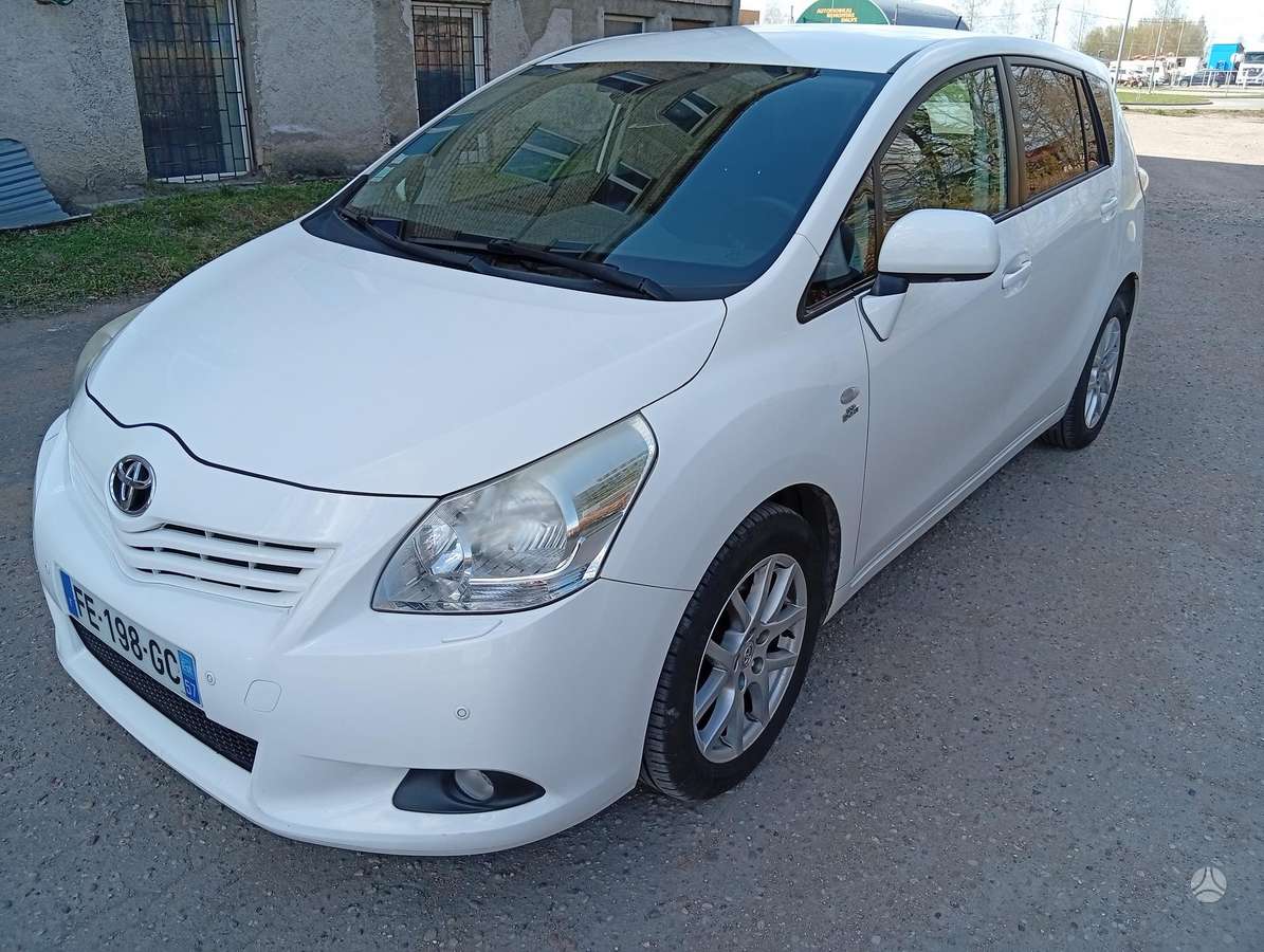 Toyota Verso, 2011