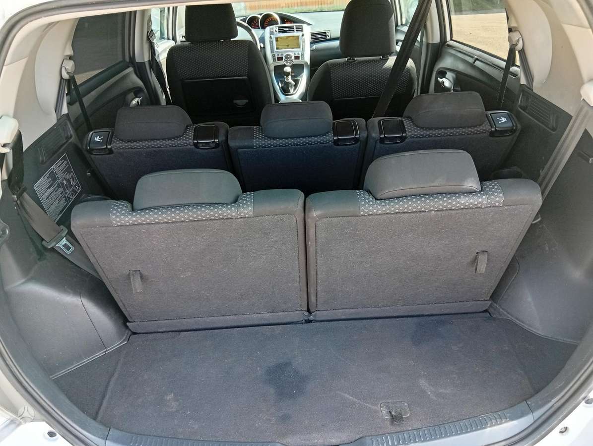 Toyota Verso 2011 — photo 14