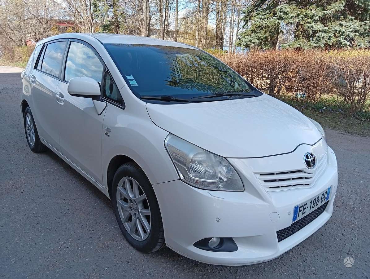 Toyota Verso 2011 — photo 18