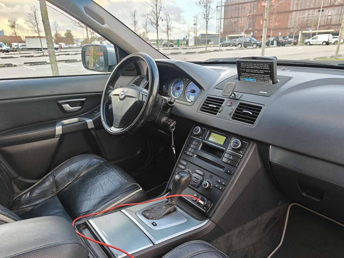 Volvo XC90 2009 — photo 22
