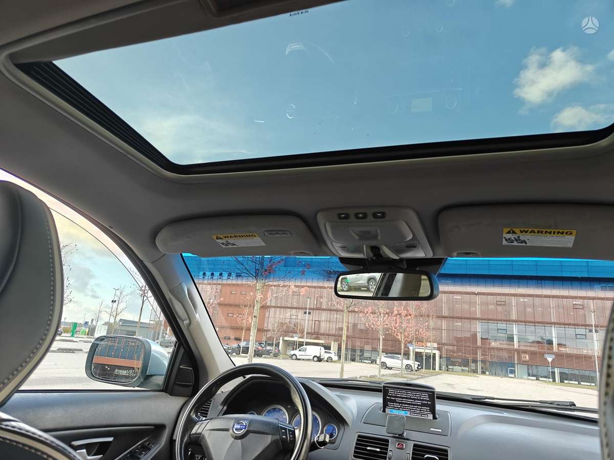 Volvo XC90 2009 — photo 27