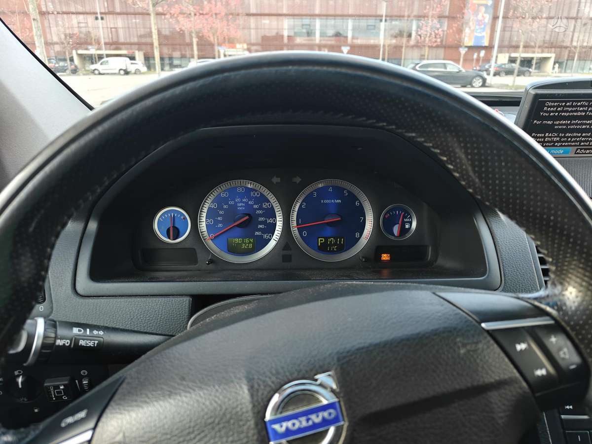 Volvo XC90 2009 — photo 28