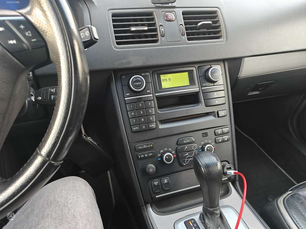 Volvo XC90 2009 — photo 30