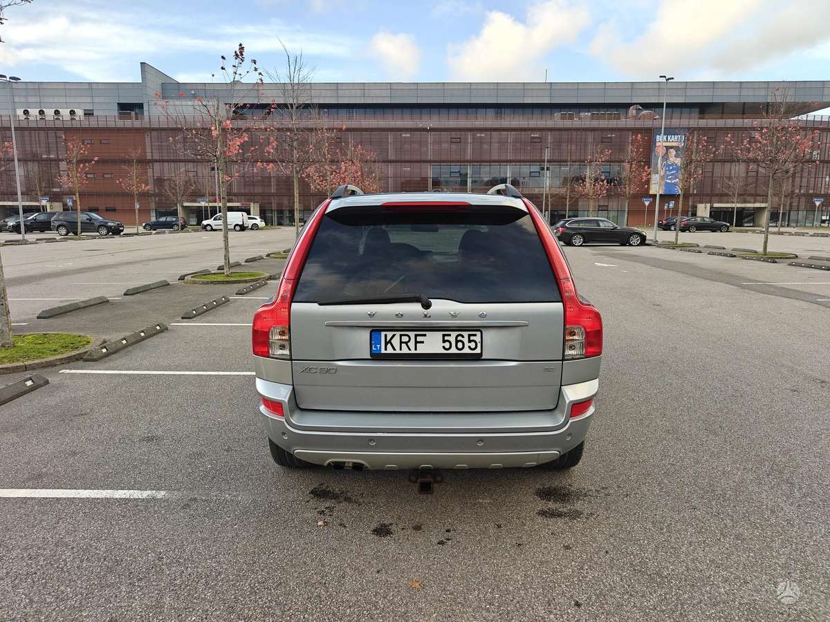 Volvo XC90 2009 — engine 3200 cm³, 235 HP (173kW)