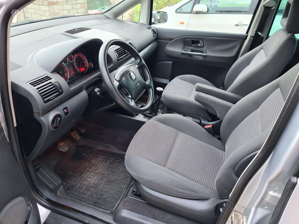 Seat Alhambra 2005 — photo 16
