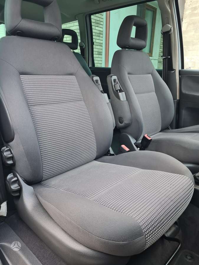 Seat Alhambra 2005 — photo 19