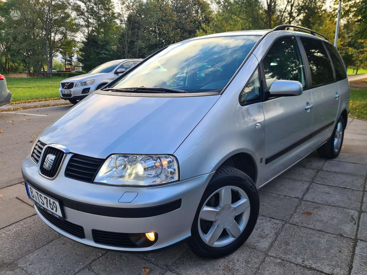 Seat Alhambra 2005 — rear view