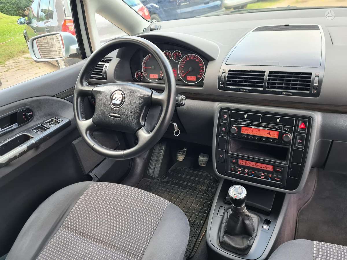Seat Alhambra 2005 — photo 20