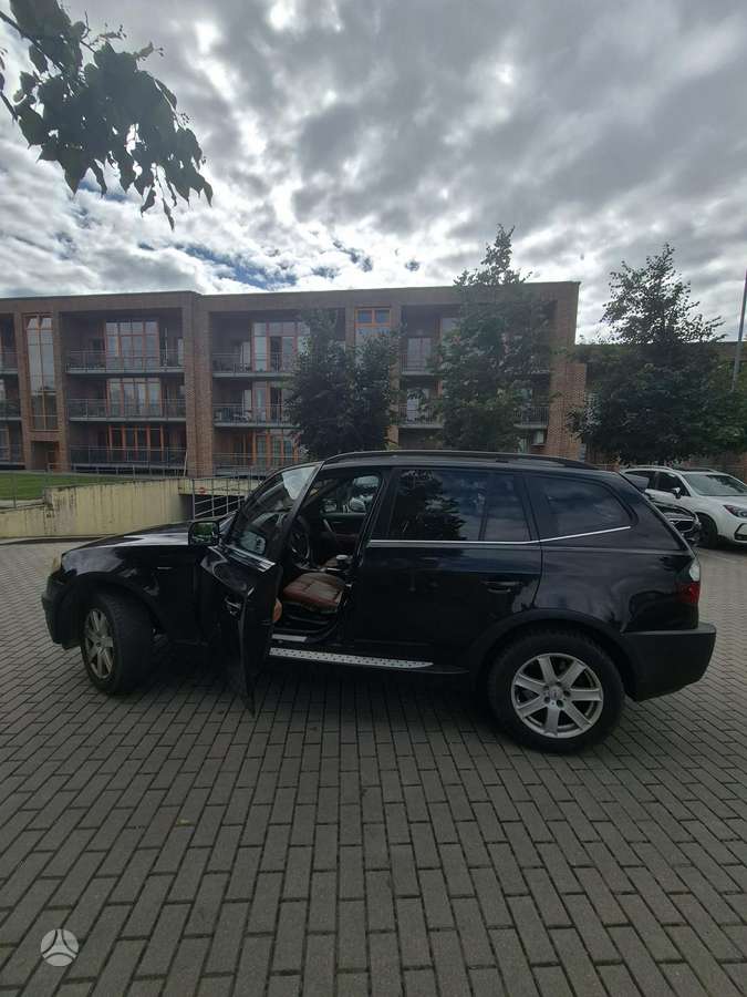 BMW X3 2005 — rear view