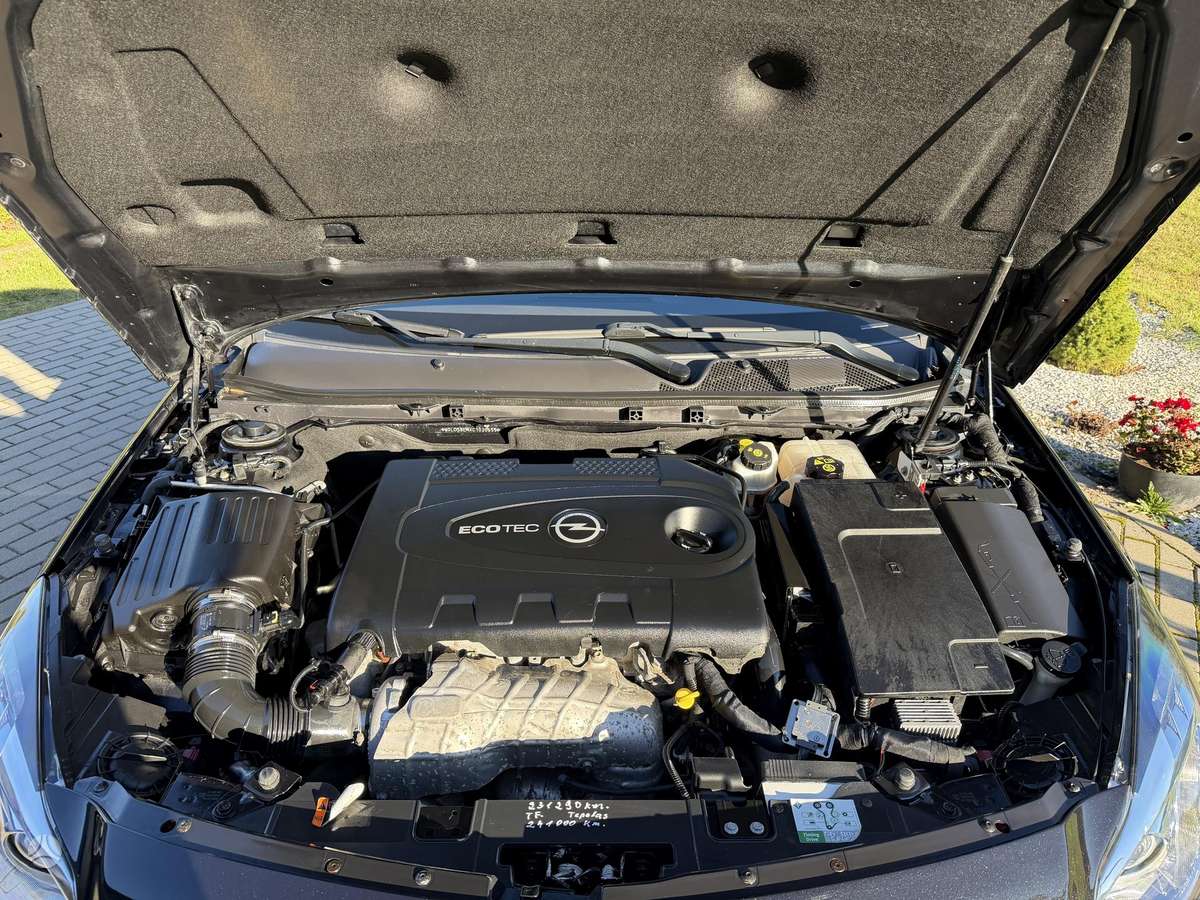 Opel Insignia 2011 — фото 28
