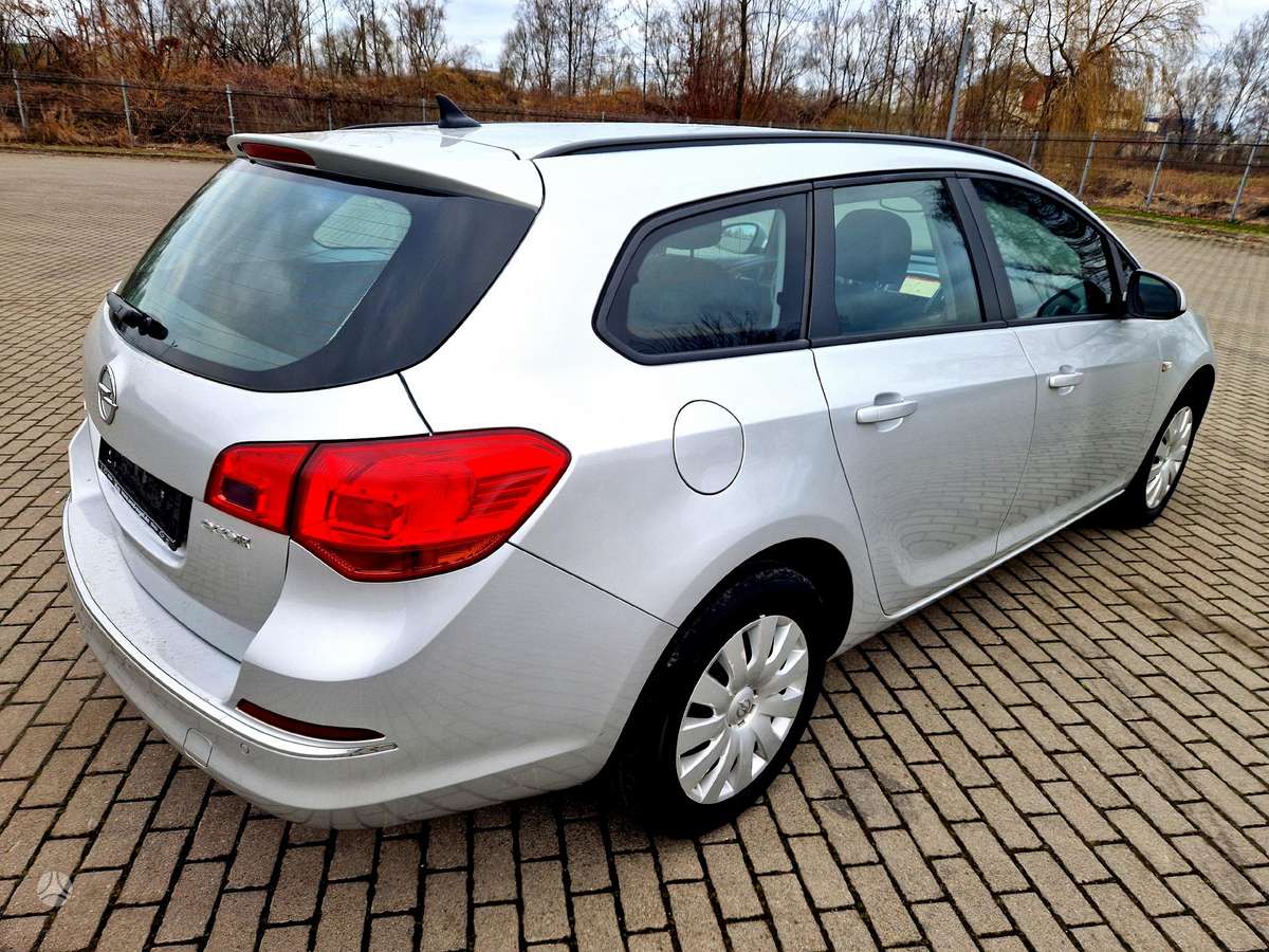 Opel Astra 2015 — фото 6