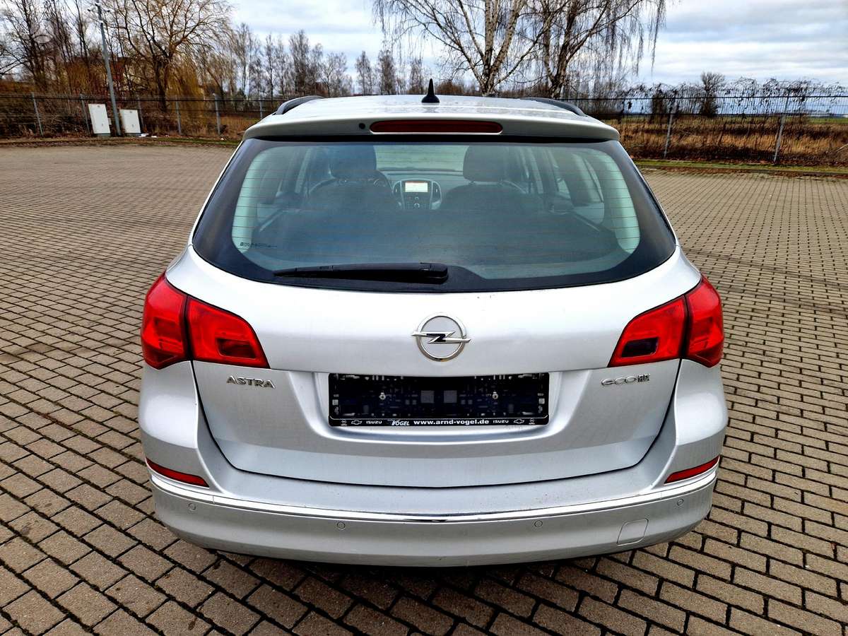 Opel Astra 2015 — фото 7