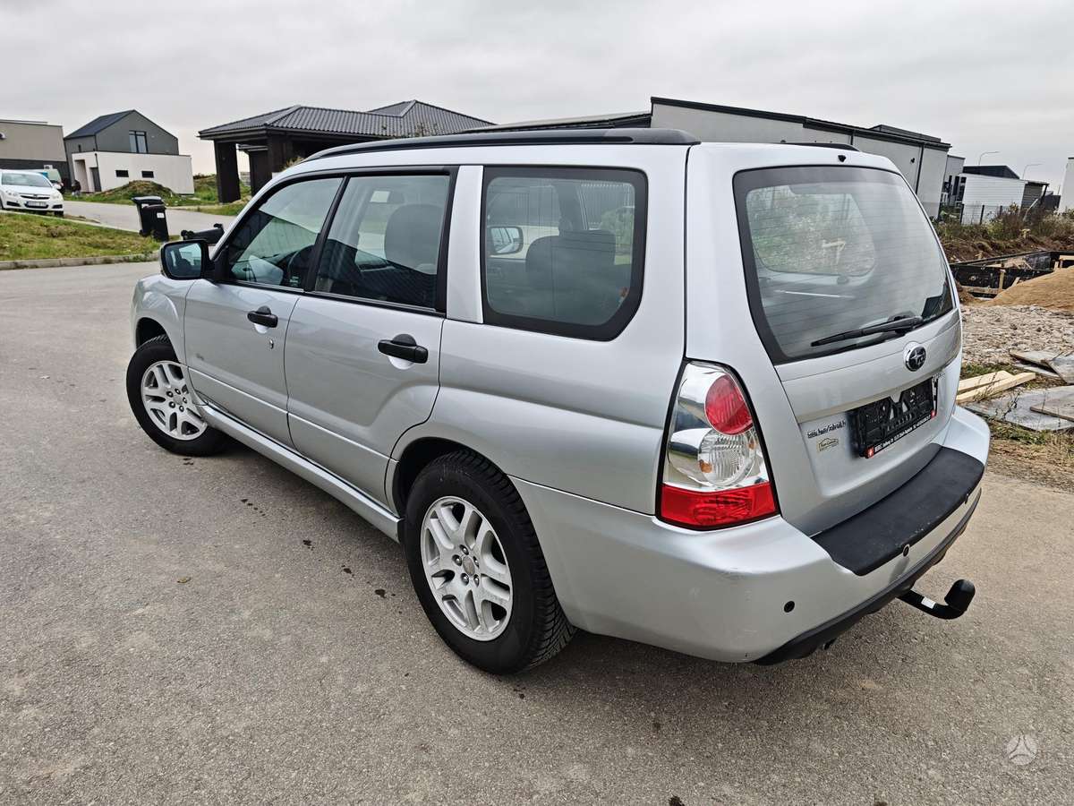 Subaru Forester 2006 — engine 1994 cm³, 158 HP (116kW)