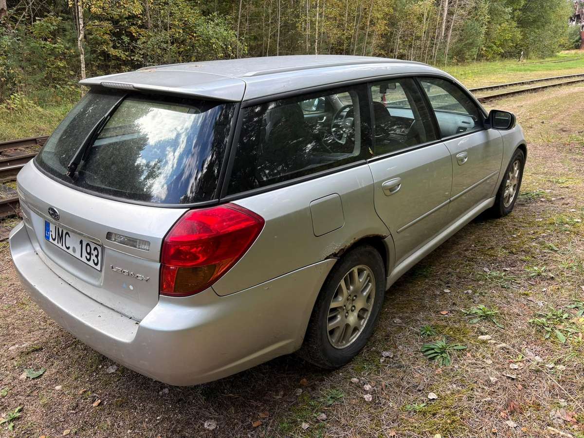 Subaru Legacy 2004 — photo 7