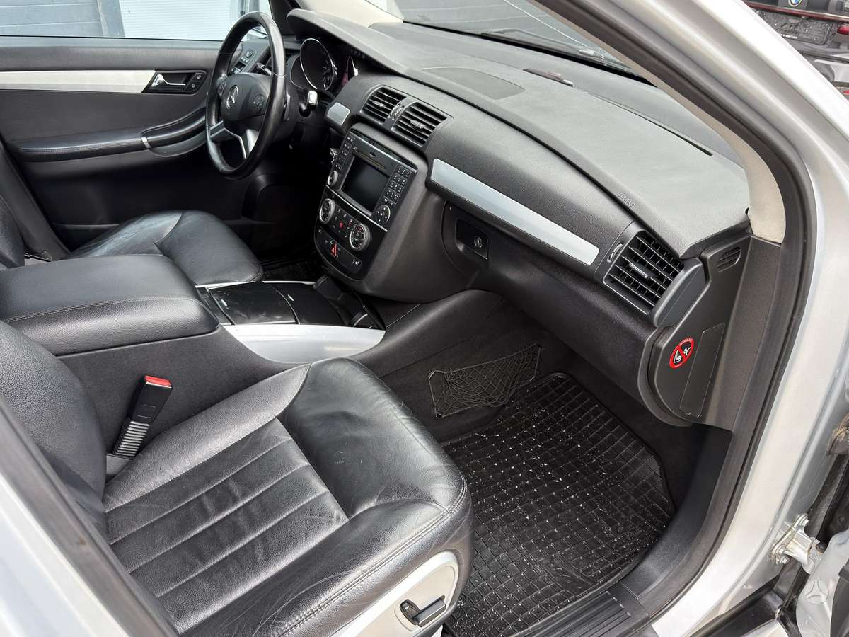Mercedes-Benz R300 2010 — photo 12