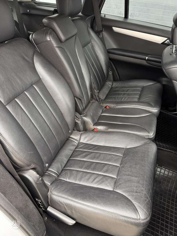 Mercedes-Benz R300 2010 — photo 18