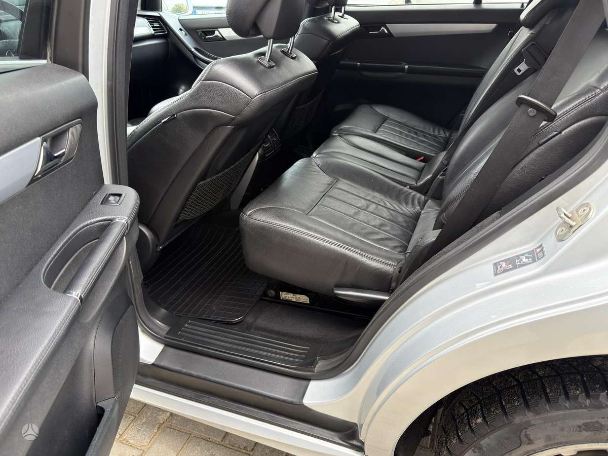 Mercedes-Benz R300 2010 — photo 20