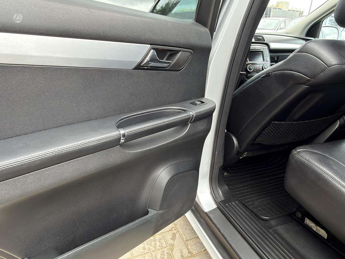 Mercedes-Benz R300 2010 — photo 22