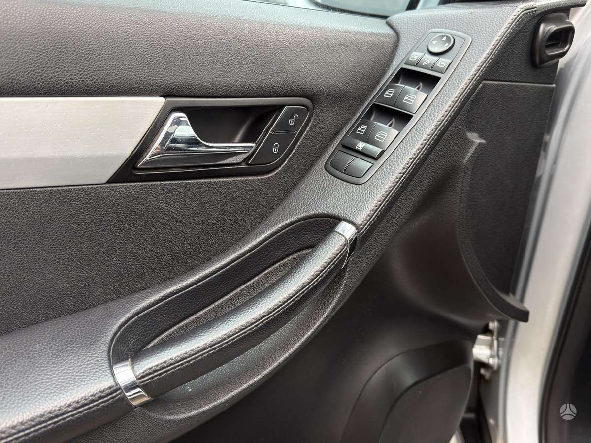 Mercedes-Benz R300 2010 — photo 24