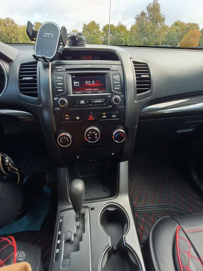 Kia Sorento 2013 — двигун 2349 cm³, 194 HP (143kW)