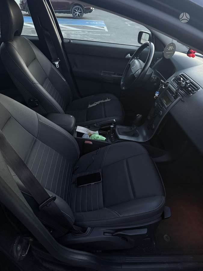 Volvo V50 2006 — салон