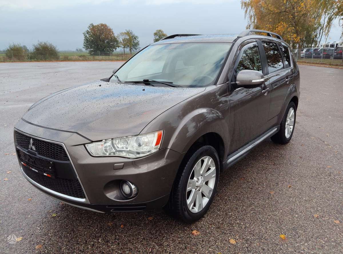 Mitsubishi Outlander, 2011