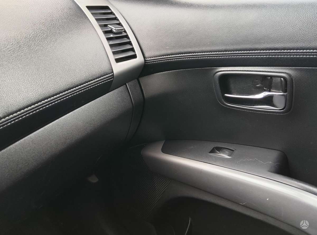 Mitsubishi Outlander 2011 — photo 11