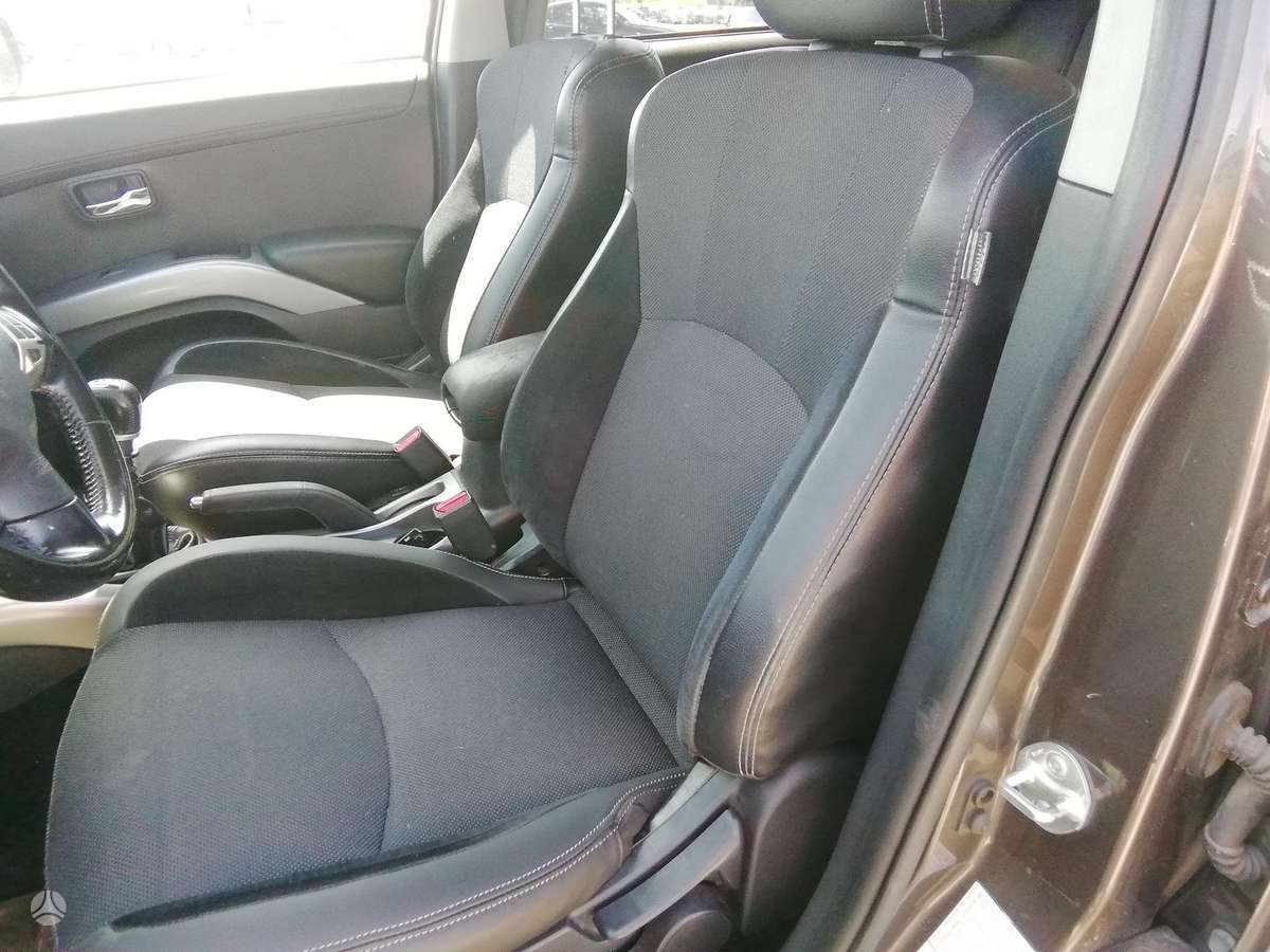 Mitsubishi Outlander 2011 — photo 14