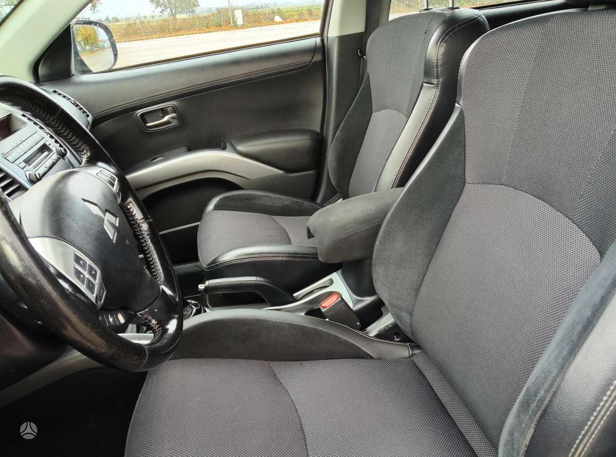 Mitsubishi Outlander 2011 — photo 14