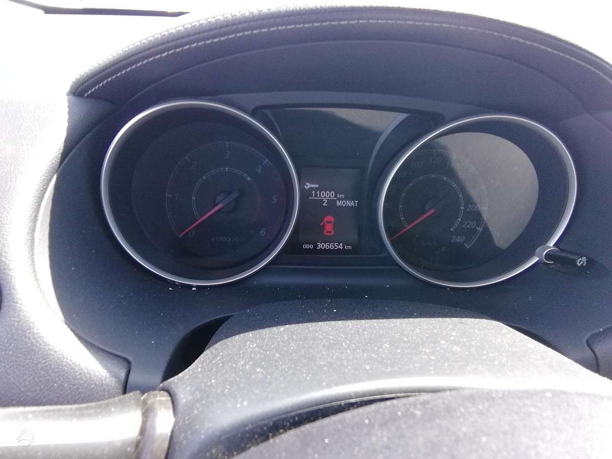 Mitsubishi Outlander 2011 — photo 17