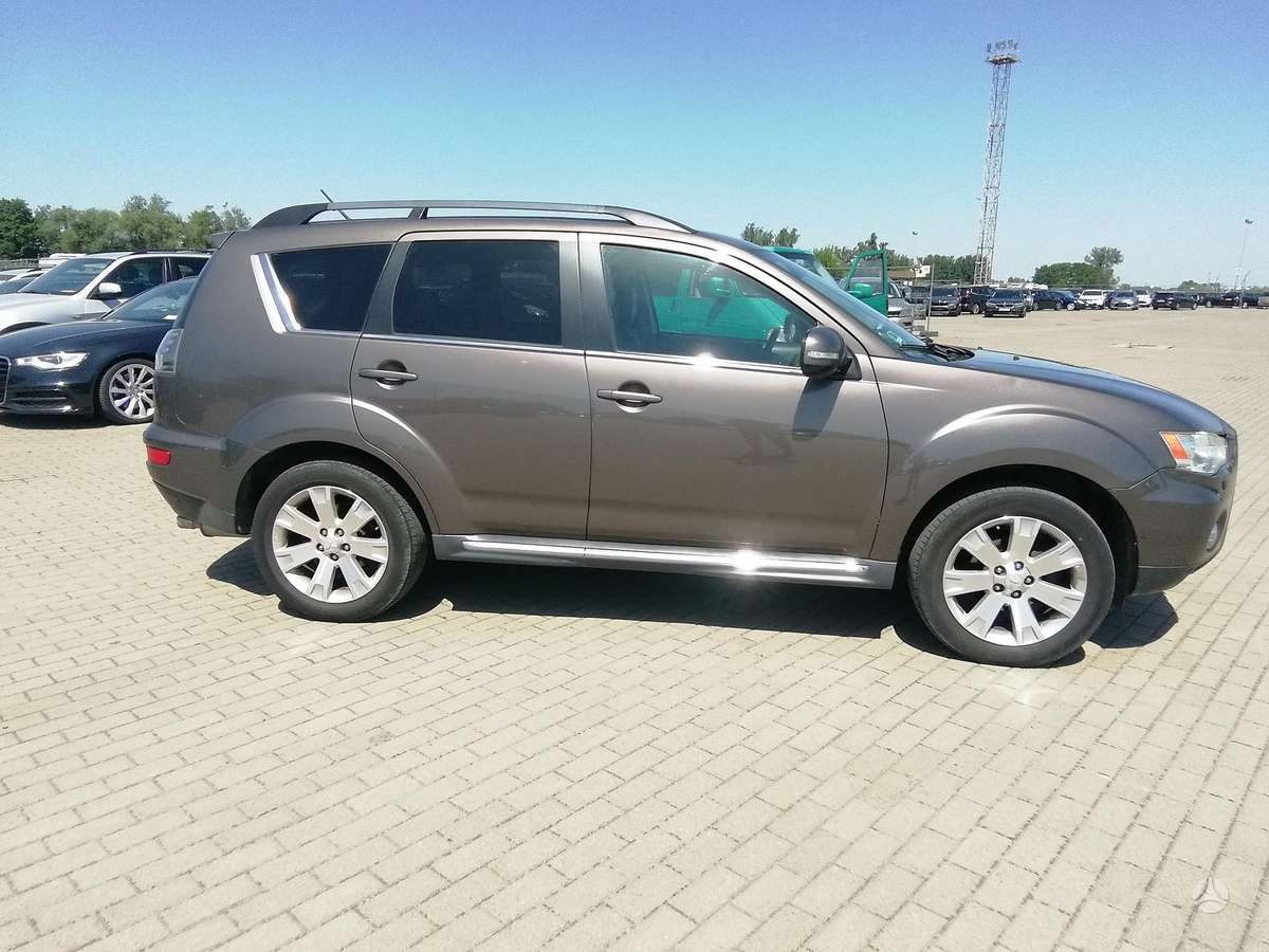Mitsubishi Outlander 2011 — photo 5