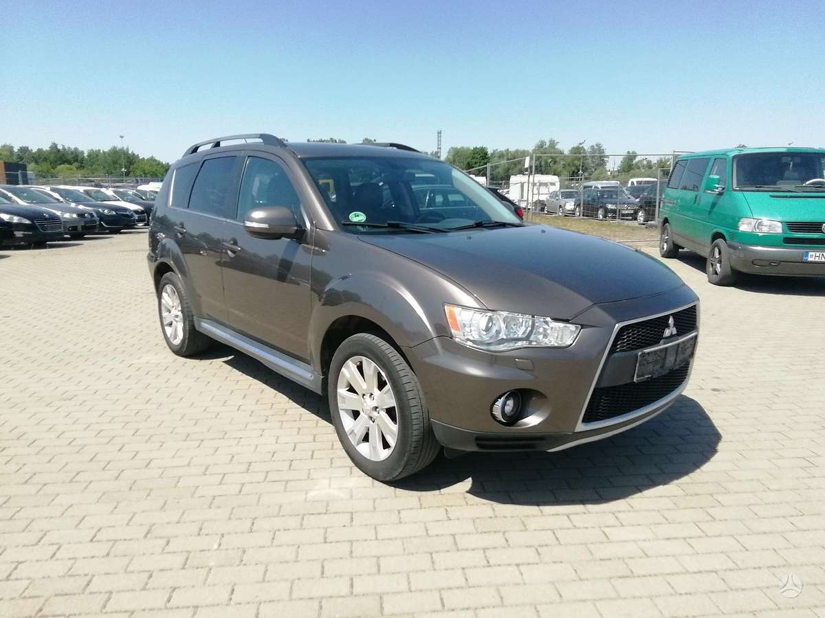Mitsubishi Outlander 2011 — photo 6