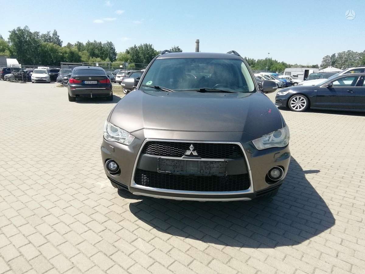 Mitsubishi Outlander 2011 — photo 7