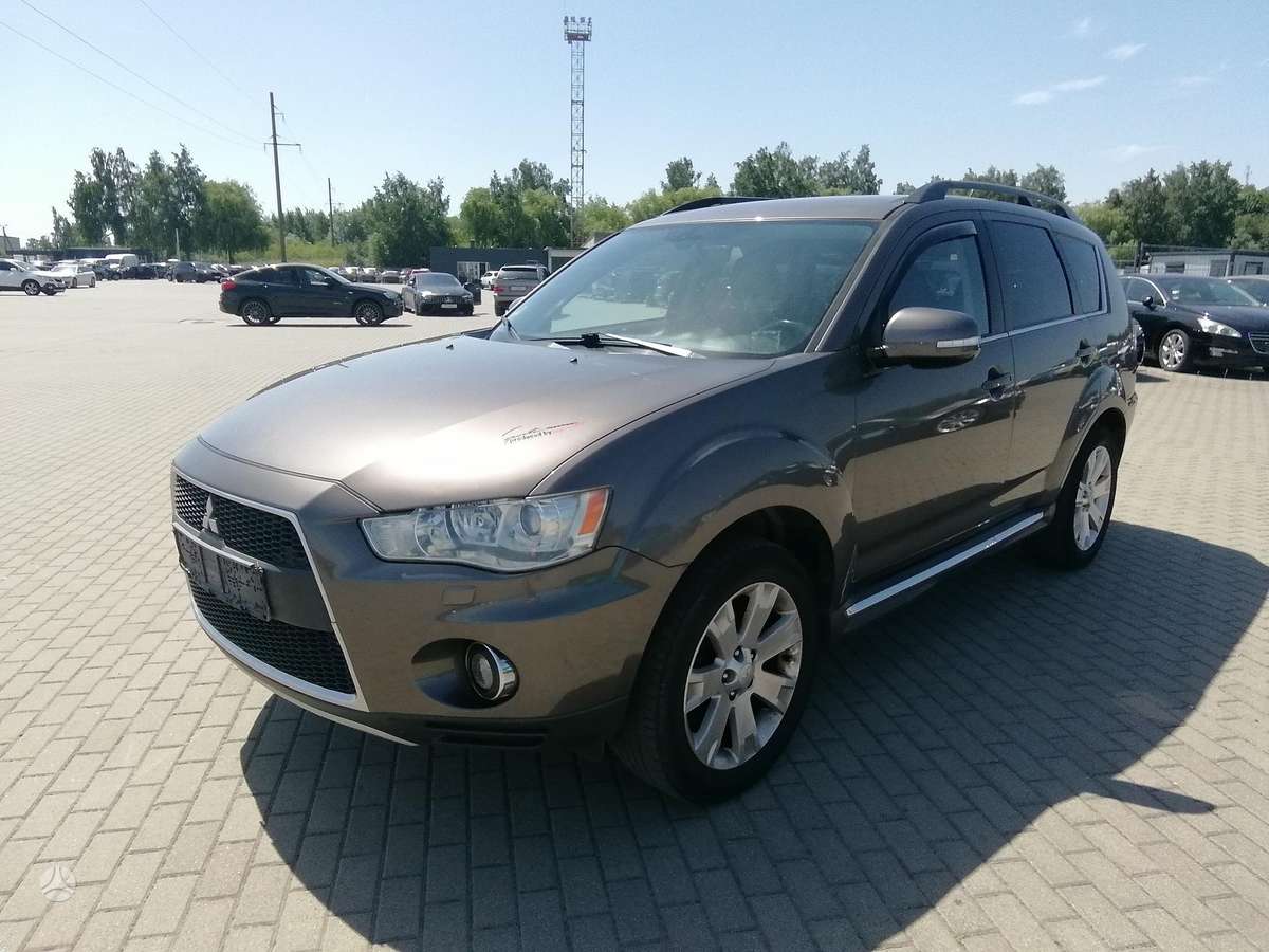 Mitsubishi Outlander 2011 — photo 8