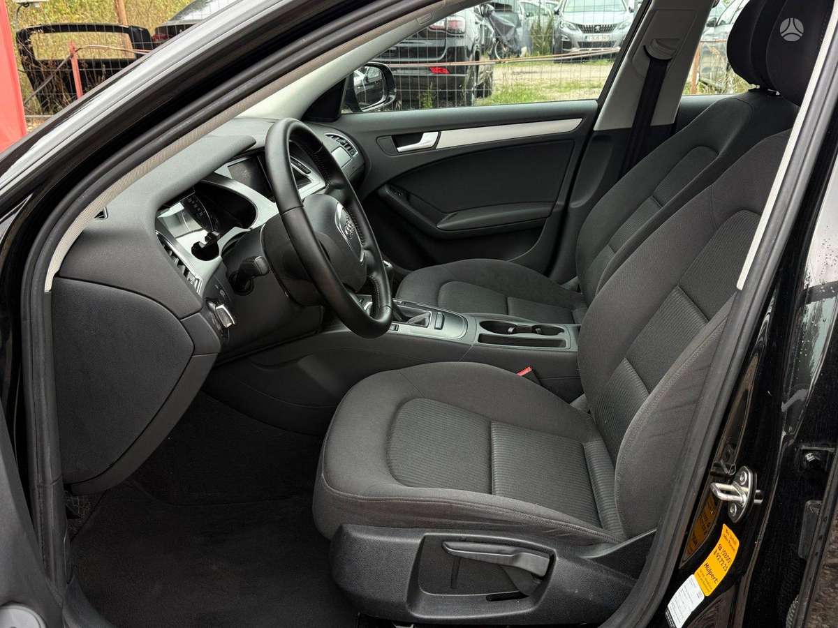 Audi A4 2009 — photo 12