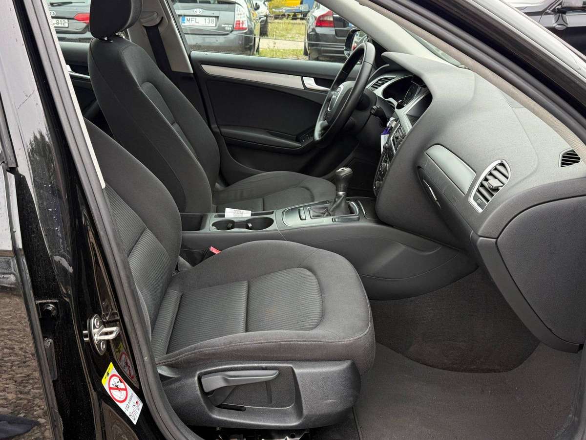 Audi A4 2009 — photo 15