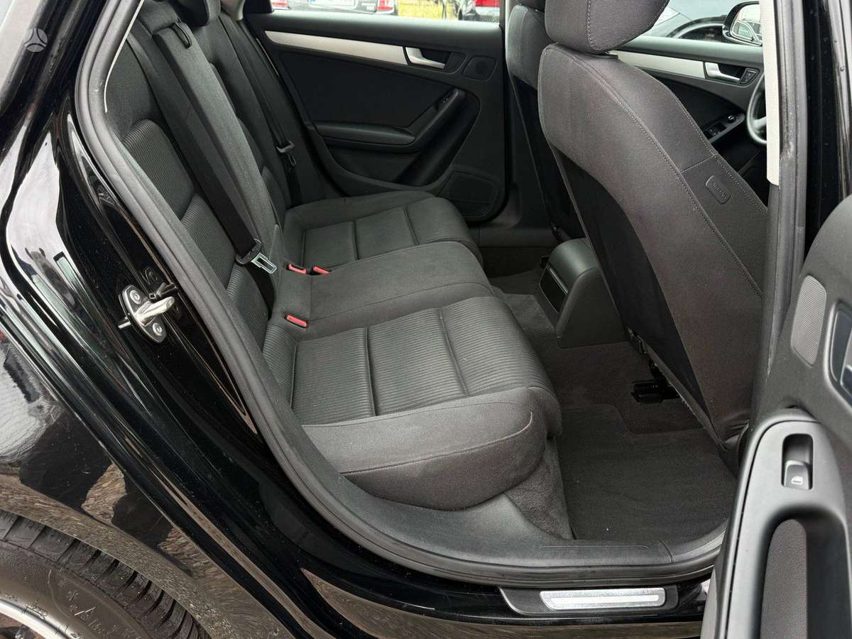 Audi A4 2009 — photo 23
