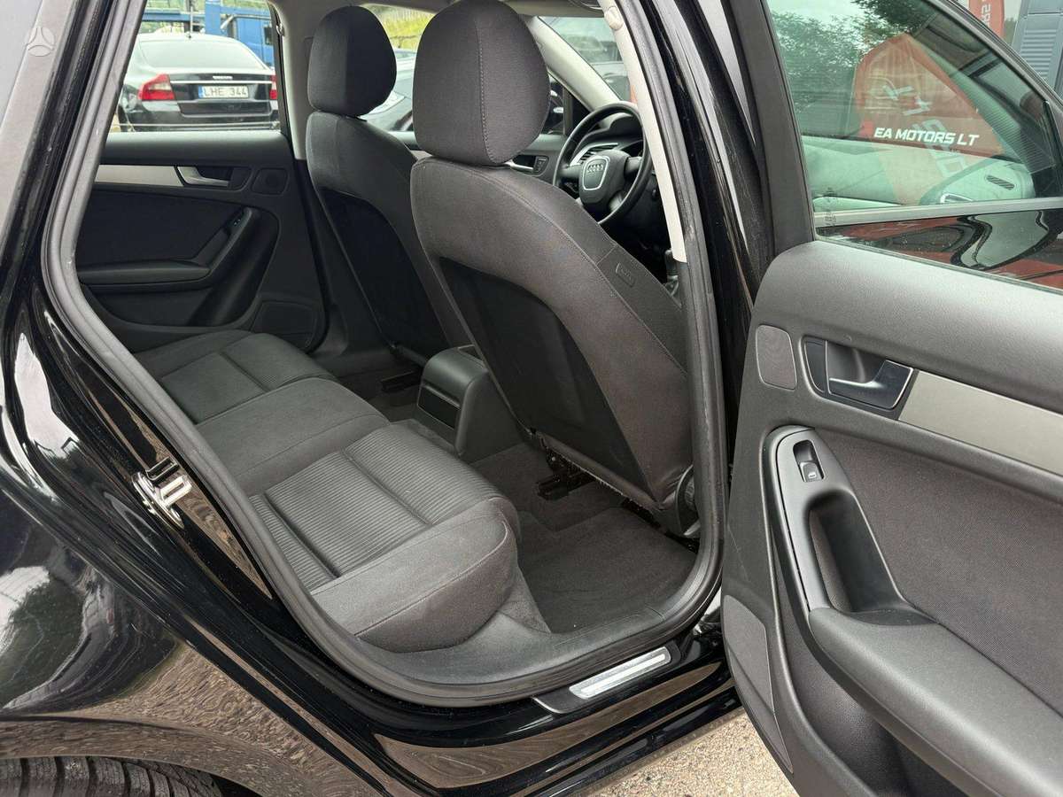 Audi A4 2009 — photo 24